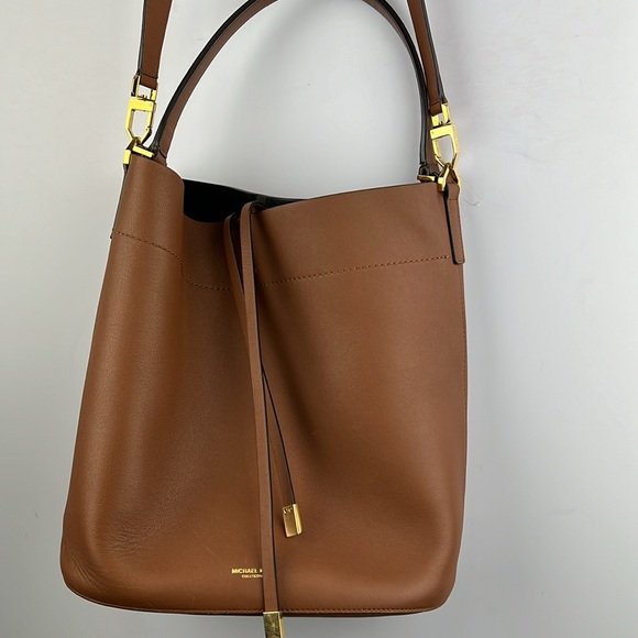 Michael Kors Collection Brown Leather Handbag Crossbody Medium Sz W Dust bag - Picture 2 of 7